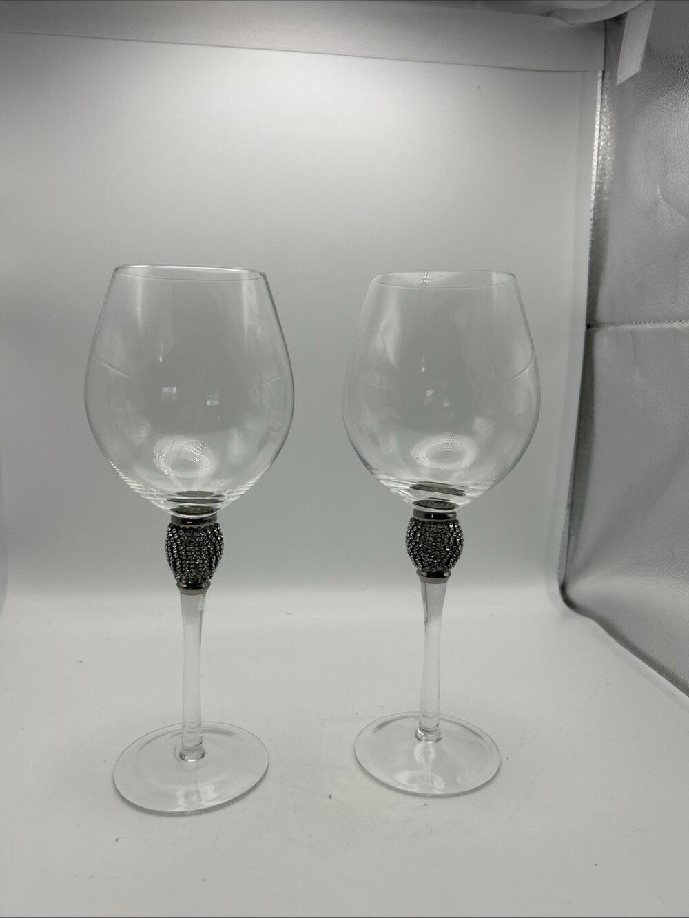 Cellini Wine Goblets. Diamond Silver.